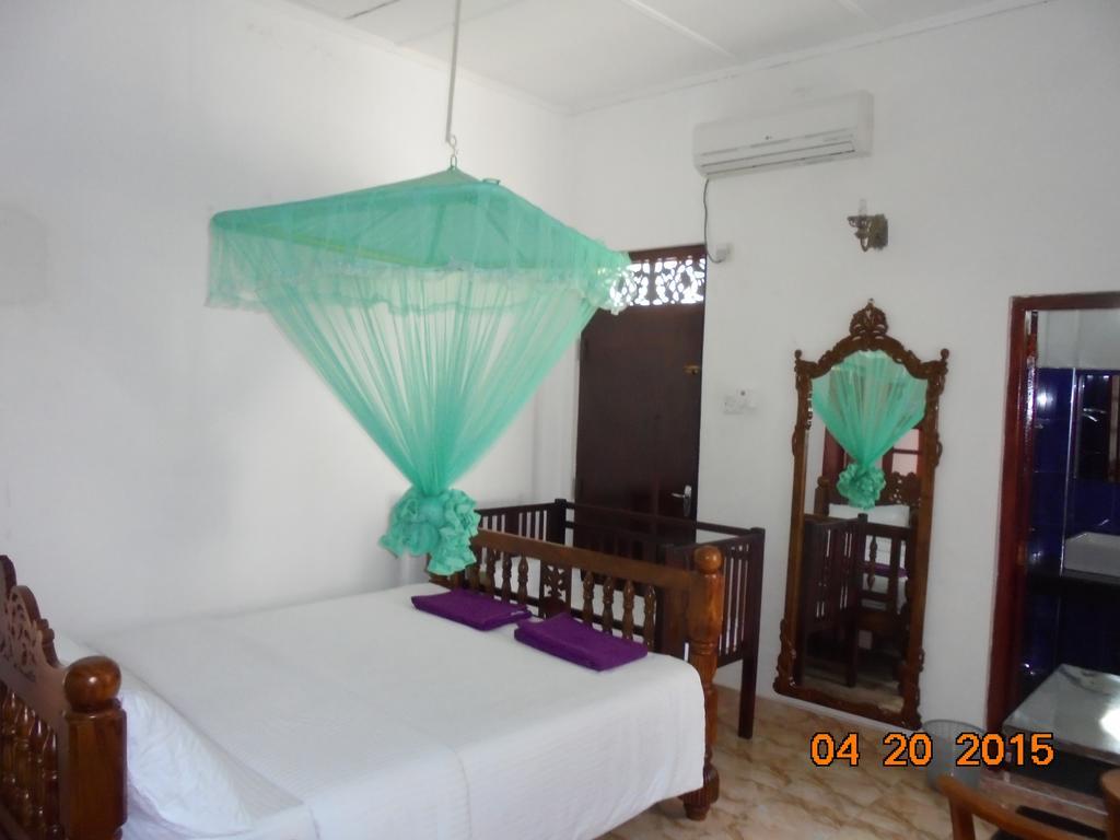 The Hotel Paradise Katunayaka Exterior photo