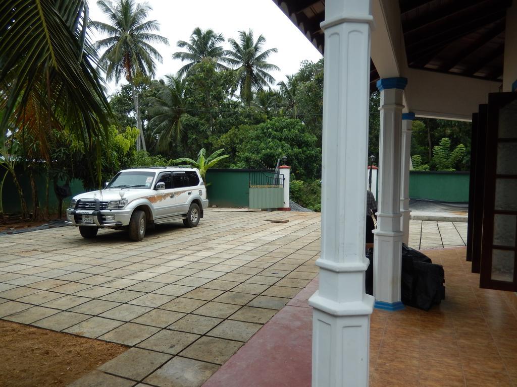 The Hotel Paradise Katunayaka Exterior photo