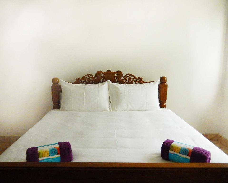The Hotel Paradise Katunayaka Room photo