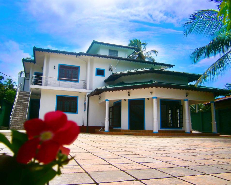 The Hotel Paradise Katunayaka Exterior photo